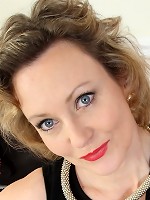 Curvy British housewife getting very frisky