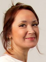 Curvy British housewife getting very frisky